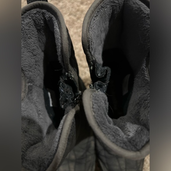 Columbia size 1 youth boots - Picture 3 of 5